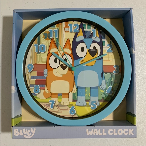 Bluey and Bingo Analog Wall Clock-New in Box - Picture 5 of 5